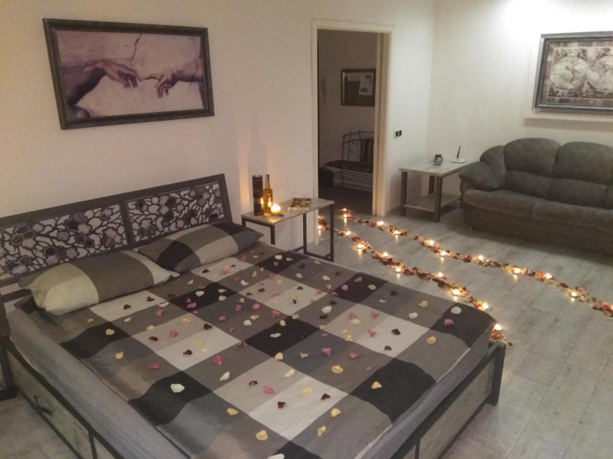 Home In Center With Jacuzzi Ivano-Frankivsk Exterior foto