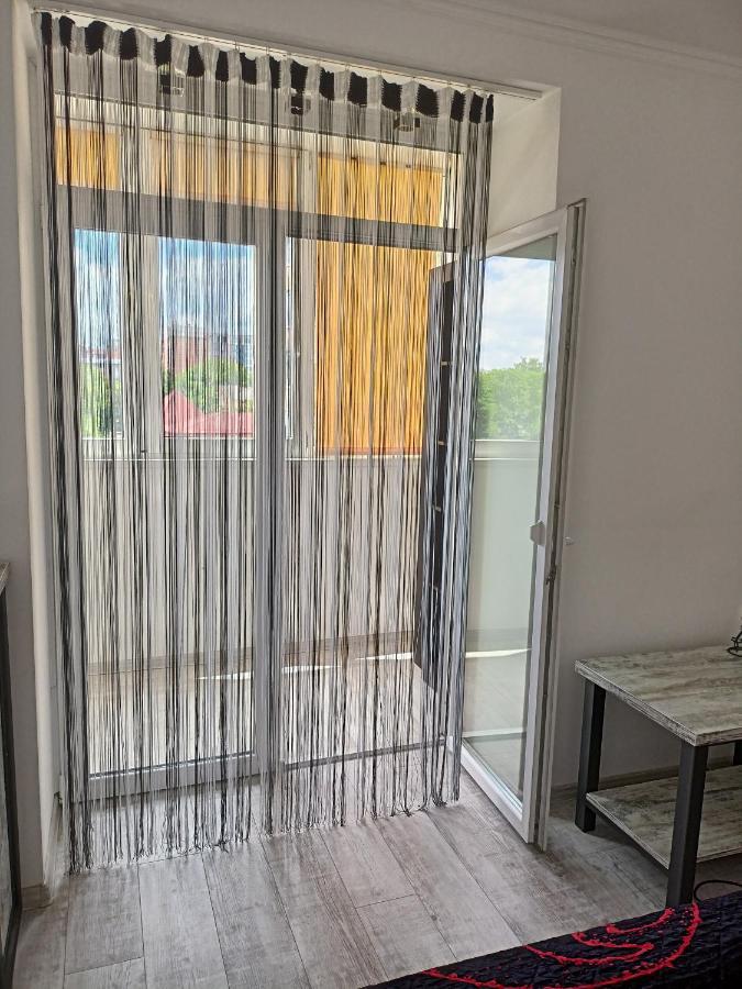 Home In Center With Jacuzzi Ivano-Frankivsk Exterior foto